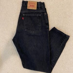 Black Levi’s Mom Jeans